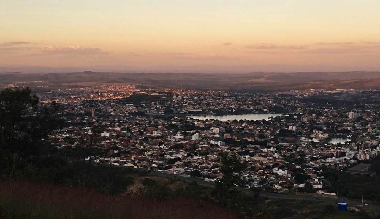 É uma imagem do post com o título Processo seletivo SAAE Sete Lagoas MG abre 30 vagas temporárias