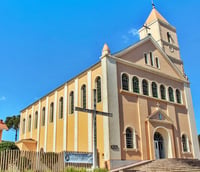 Fachada da Prefeitura de Agudos do Sul PR em dia claro