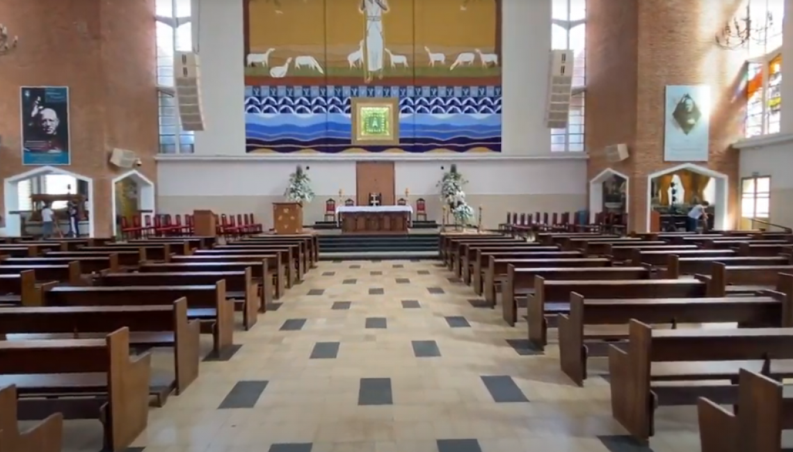 Centro de Tambaú SP, praça e igreja matriz