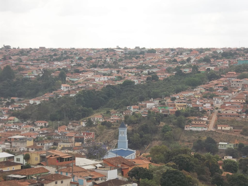 É uma imagem do post com o título Concurso Câmara Municipal de Capelinha MG: 27 vagas abertas