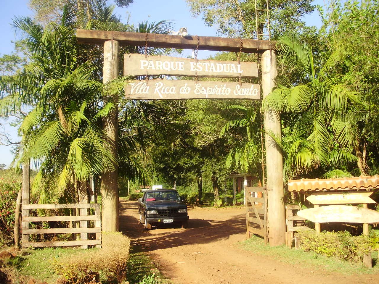 Entrada do Parque Estadual Vila Rica do Espírito Santo, em Fênix PR