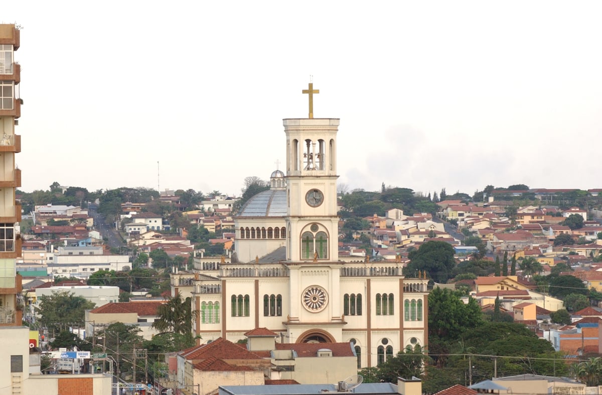 É uma imagem do post com o título Prefeitura de Cruzália SP abre concurso e seletivo em diversas áreas