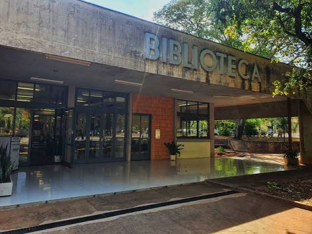Fachada da biblioteca do câmpus IBILCE/UNESP, em São José do Rio Preto