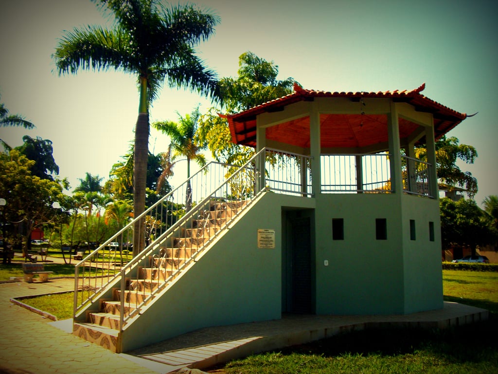 Praça em Biquinhas (MG)