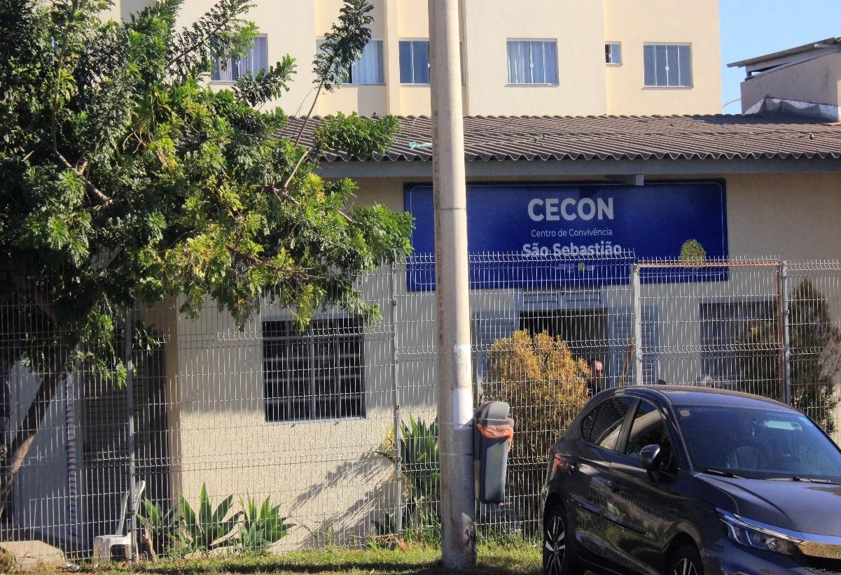 Atividade socioeducativa em centro comunitário no Brasil