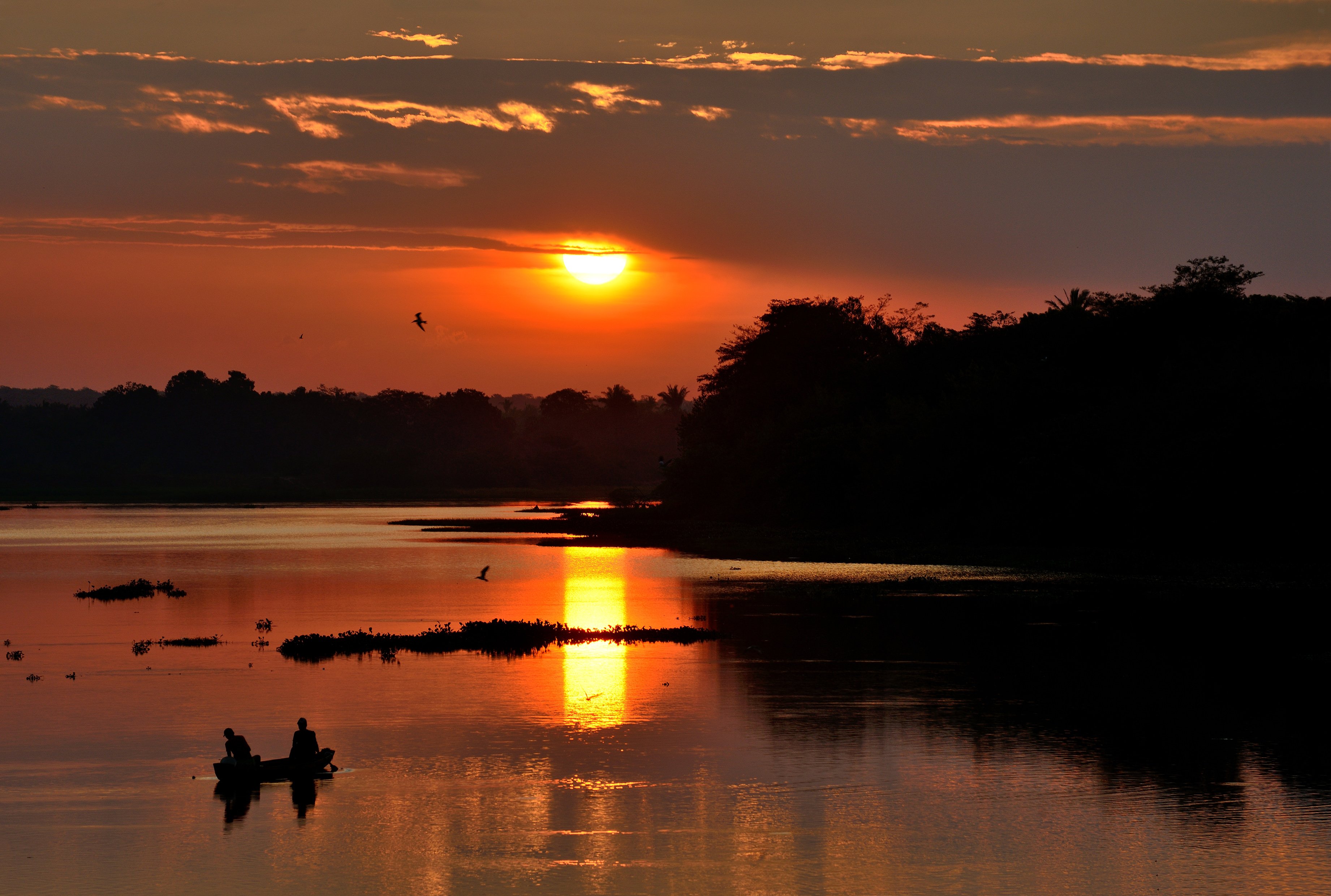 Pôr do sol sobre o rio Parnaíba em Teresina PI