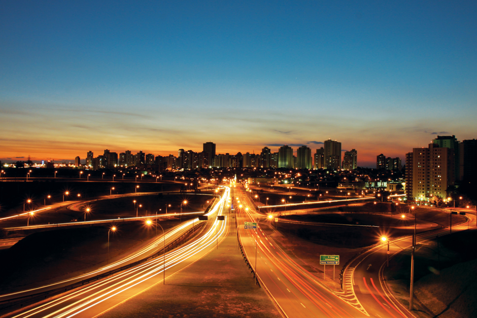 Vista urbana de São José dos Campos SP ao entardecer