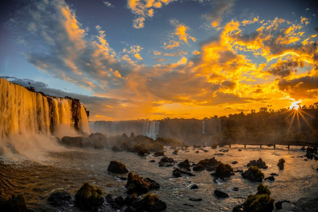 Cataratas do Iguaçu ao pôr do sol