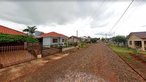 Vista urbana de Crissiumal RS, região central da cidade em dia nublado