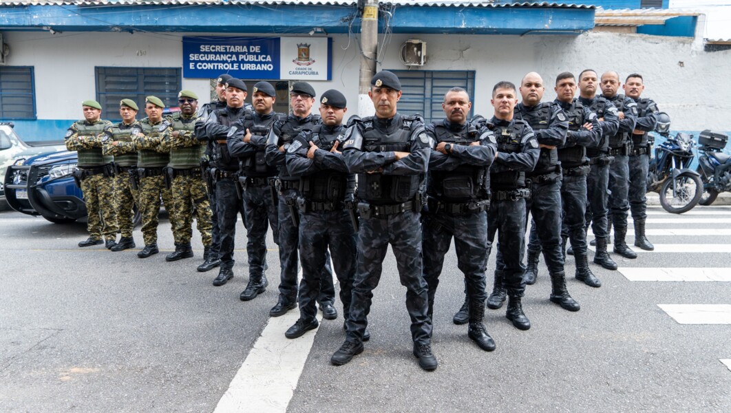 Guardas municipais em formação — imagem ilustrativa
