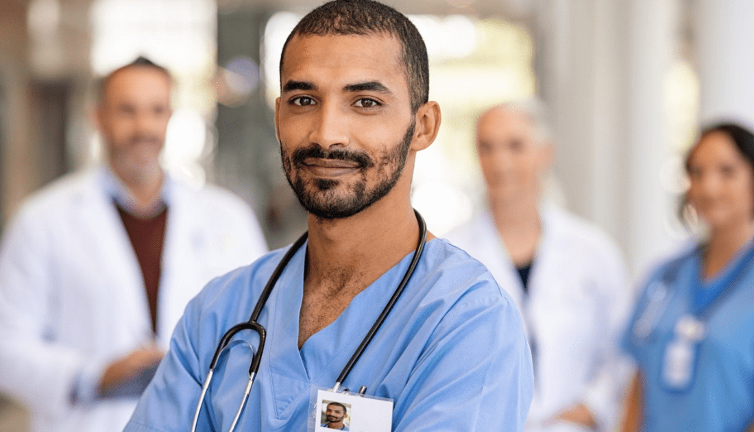 Equipe de enfermagem em hospital no Brasil
