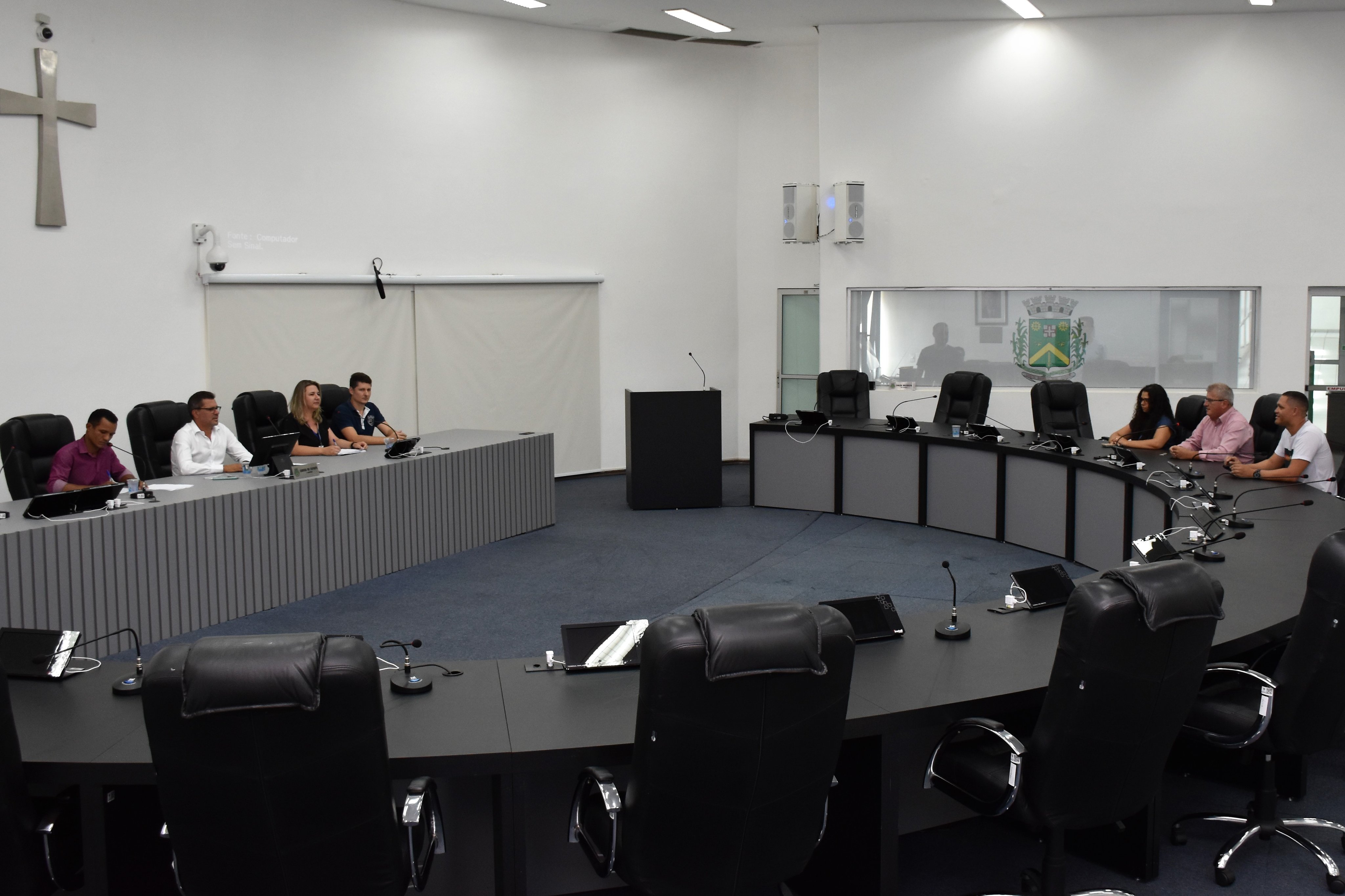 Imagem ilustrativa de plenário de câmara municipal