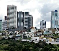 Skyline de Campinas SP ao entardecer, com prédios e paisagem urbana
