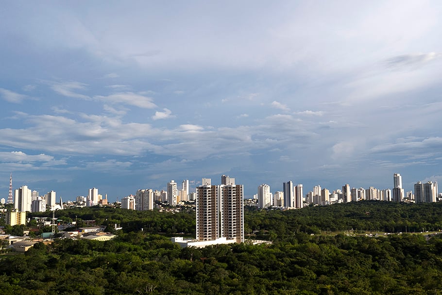 Paisagem urbana de Bauru SP ao entardecer