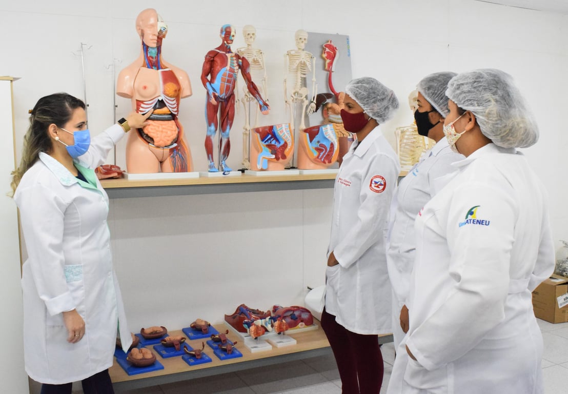 Profissionais de saúde em capacitação