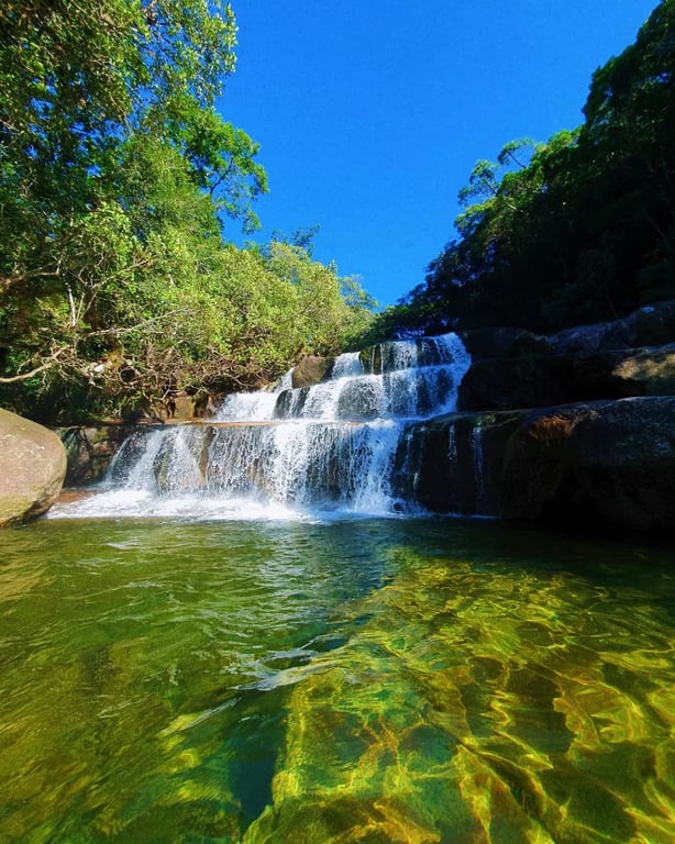 Paisagem natural de Santo Amaro da Imperatriz, com serra e vegetação exuberante