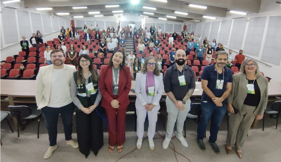 Profissionais de saúde em evento institucional (imagem ilustrativa)