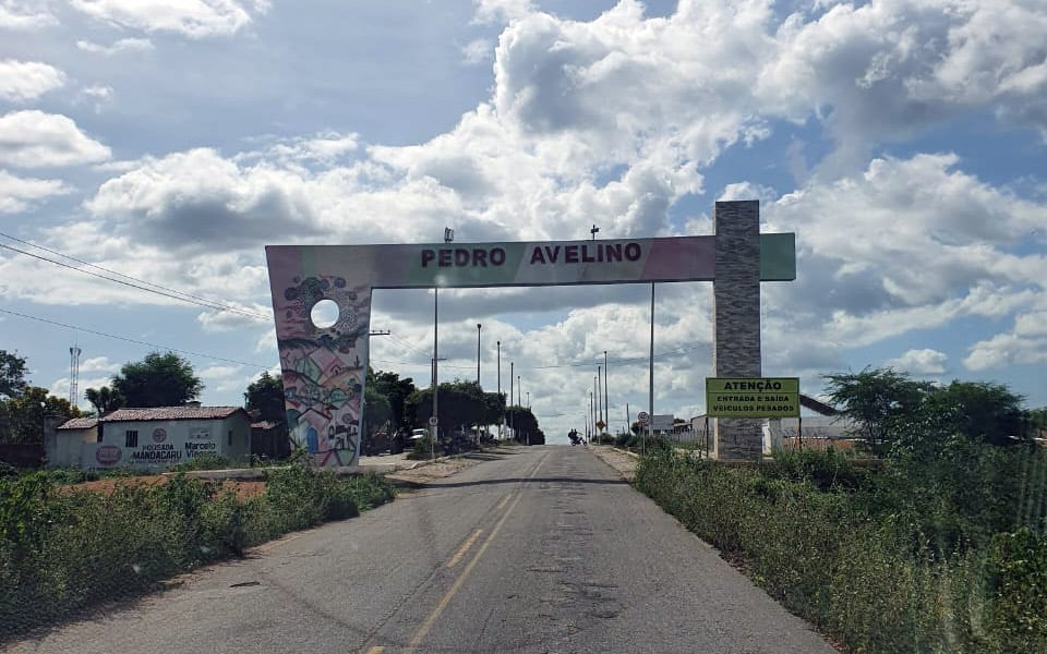 Arco de entrada de Pedro Avelino RN, paisagem urbana do interior potiguar