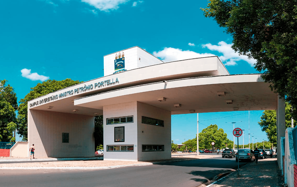 Entrada principal do HU-UFPI, em Teresina PI