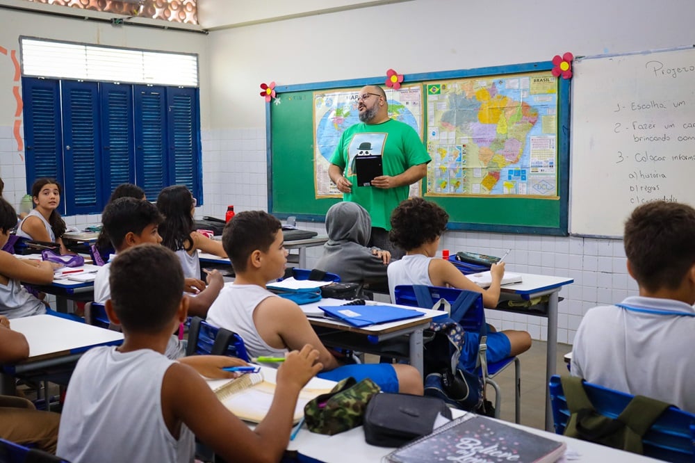 Sala de aula na rede pública brasileira, conceito educacional