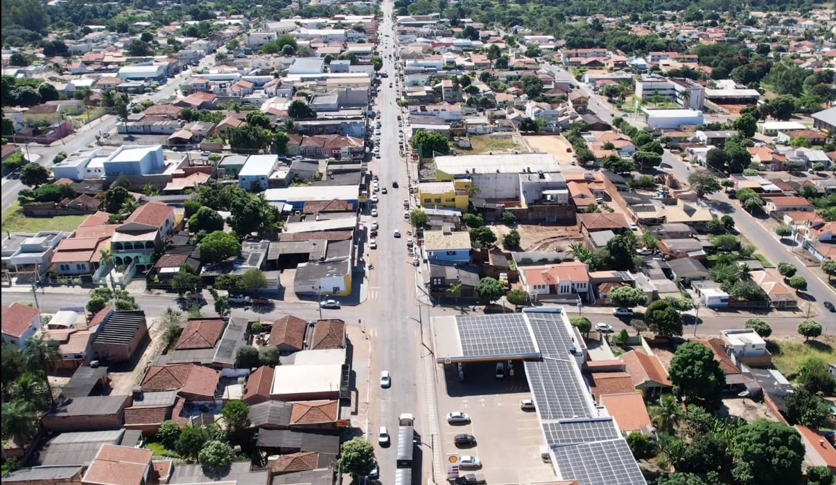 Vista aérea de Camapuã MS, com a área urbana em destaque