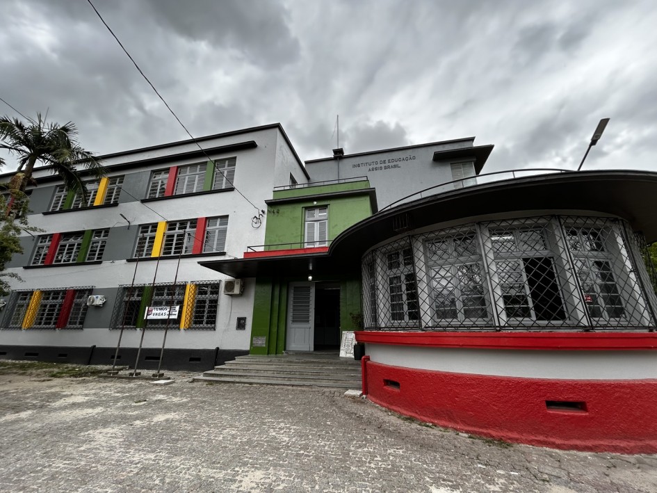 Ambiente escolar moderno no Brasil