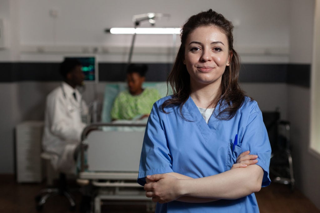 Profissional de enfermagem em ambiente hospitalar