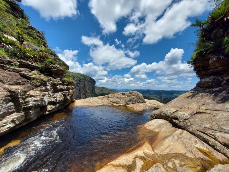 Paisagem serrana na Serra do Espinhaço, Minas Gerais, associada à Estrada Real