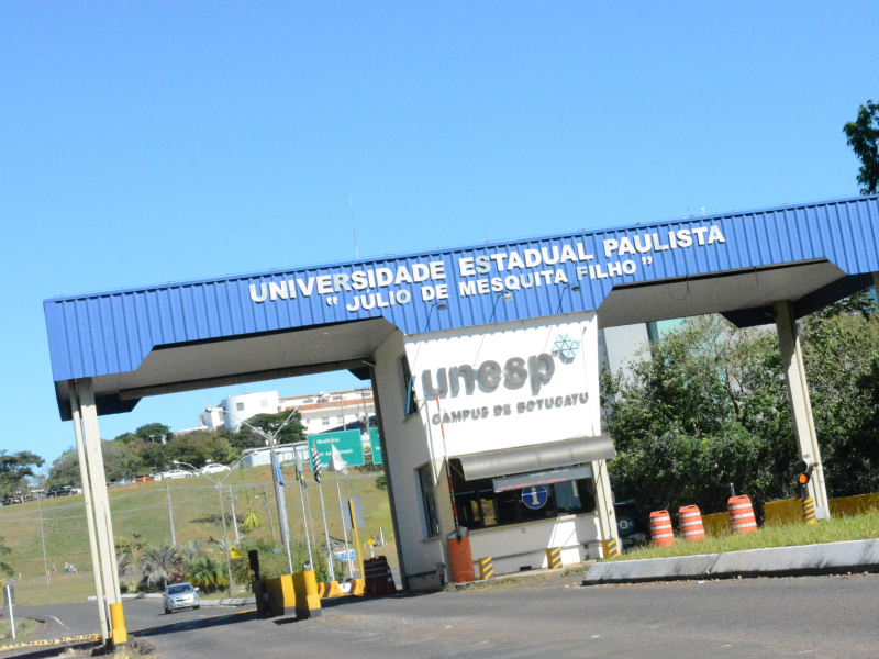 Entrada da Unesp em Botucatu SP