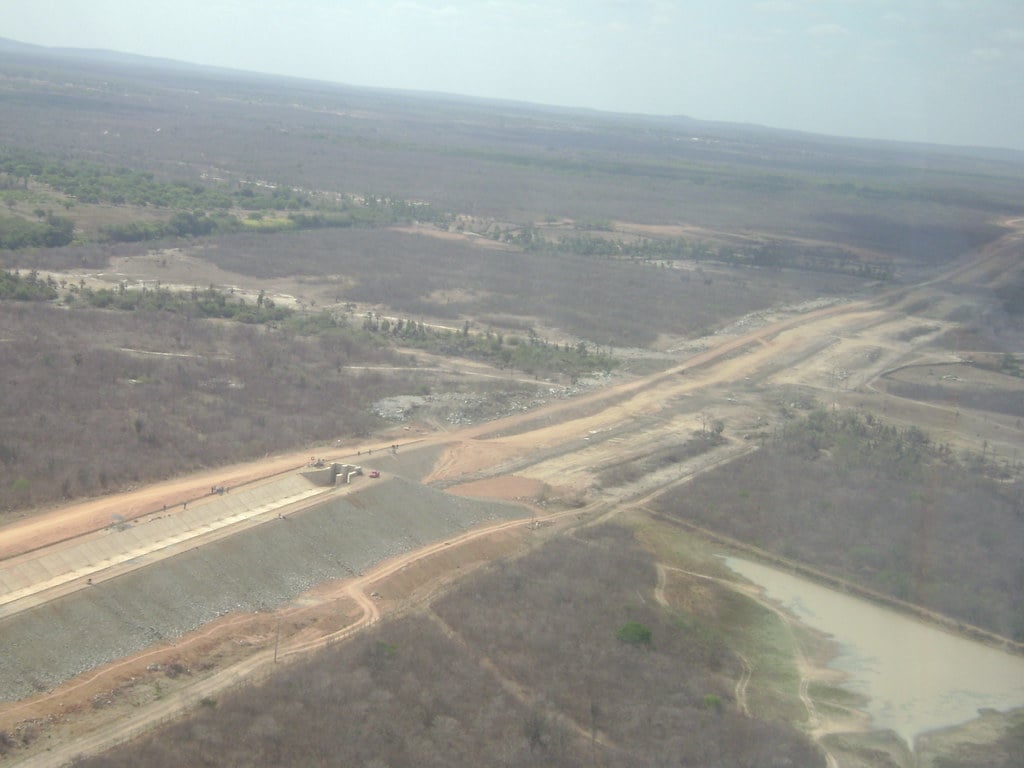 Vista aérea do Açude Castanhão ao entardecer