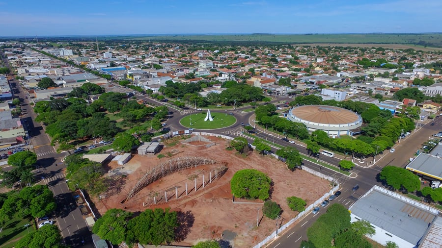 Vista aérea de Nova Andradina ao entardecer