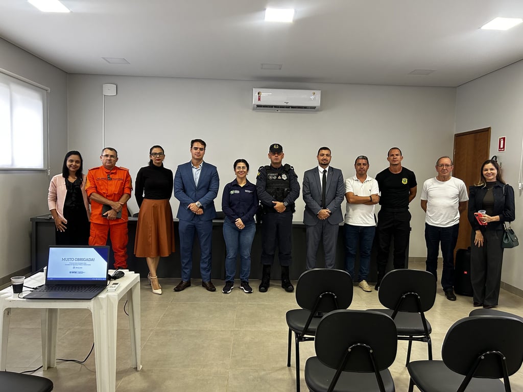 Ambiente institucional de atendimento público no Brasil
