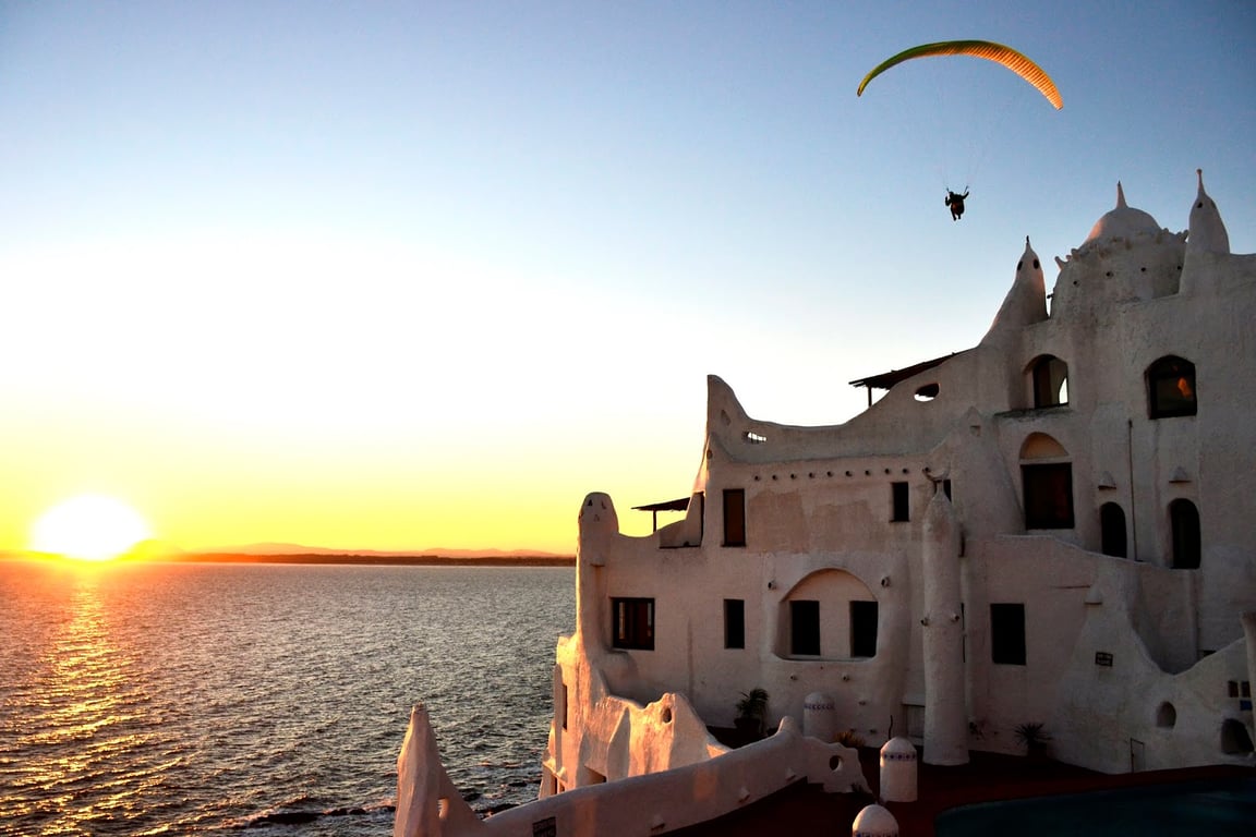 Parque de Exposições Assis Brasil, em Esteio RS, em dia ensolarado