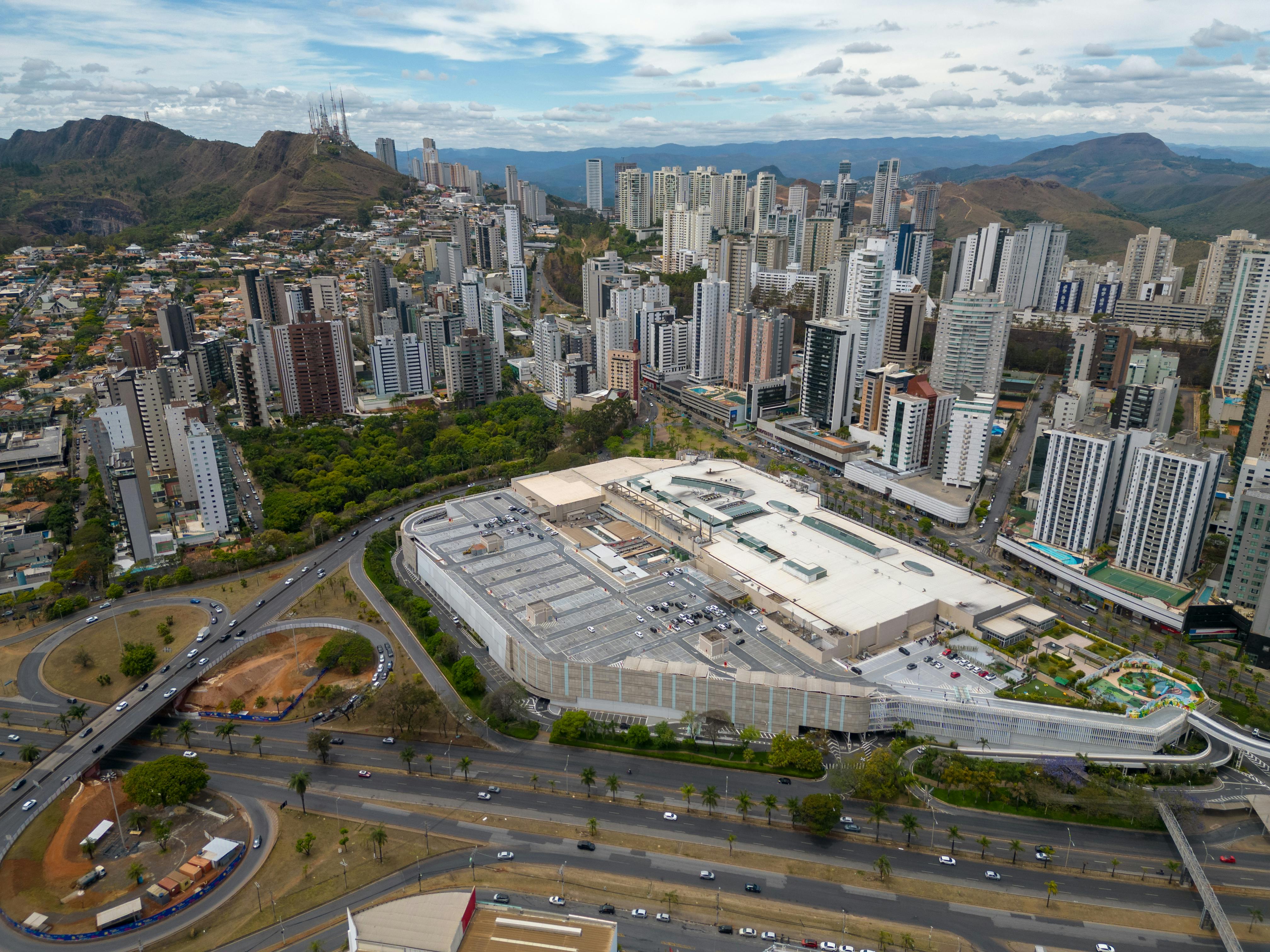 Vista urbana em região serrana do Sul de Minas