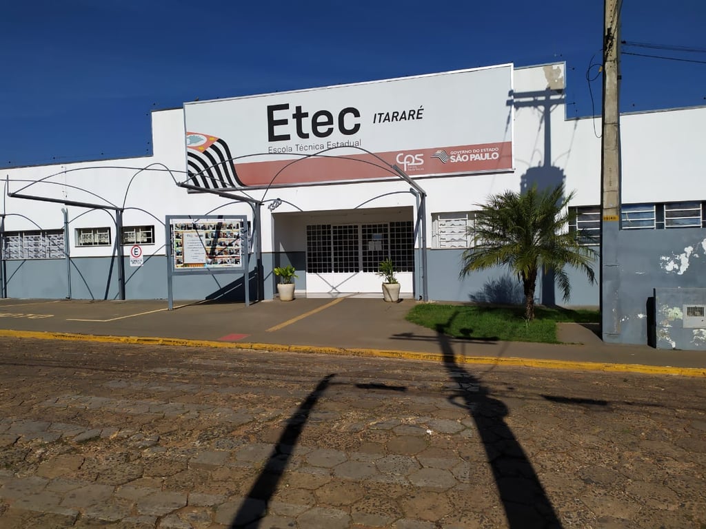 Fachada da Etec de Itararé SP