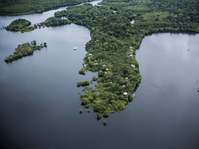 Vista aérea da Amazônia ao entardecer