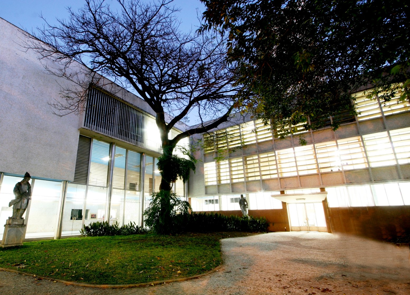 Fachada da Escola de Arquitetura da UFMG