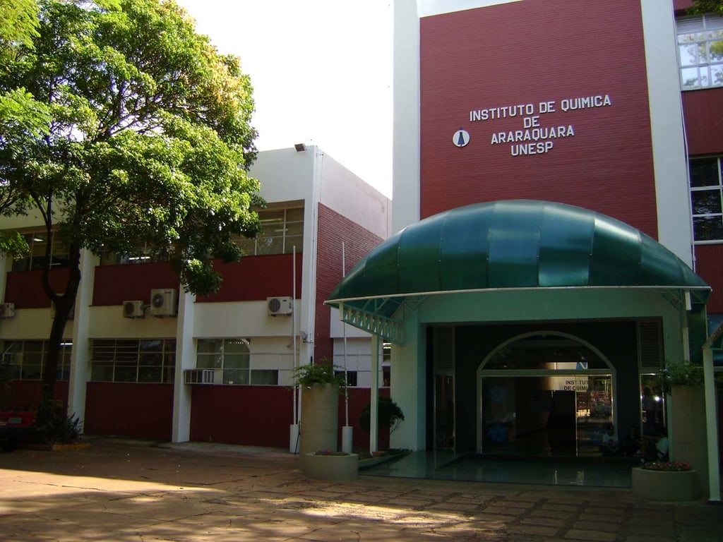 É uma imagem do post com o título Concurso UNESP Araraquara SP: 1 vaga para professor substituto Físico-Química