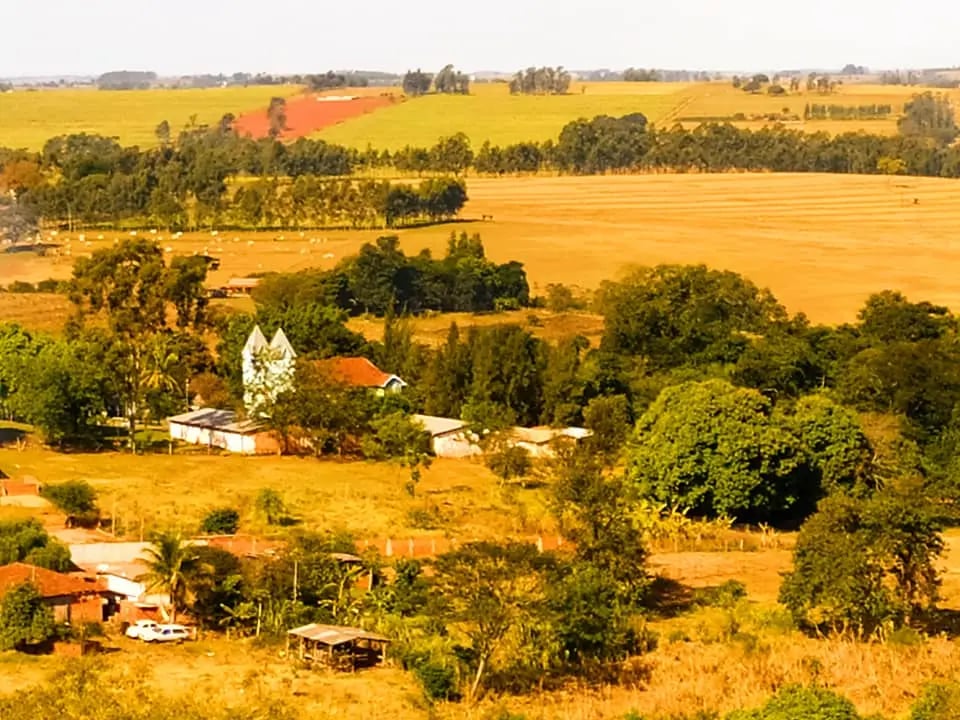 Vista aérea do Noroeste do Paraná, região de pequenos municípios e forte vocação agropecuária