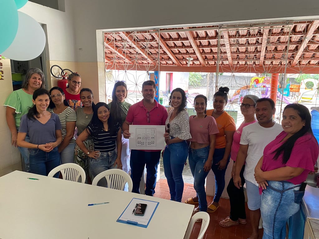 Equipe de assistência social em ambiente acolhedor (imagem ilustrativa)