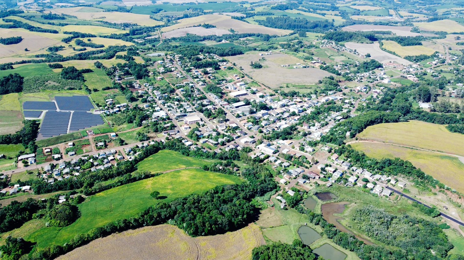 Vista aérea de Cerro Grande RS em dia ensolarado