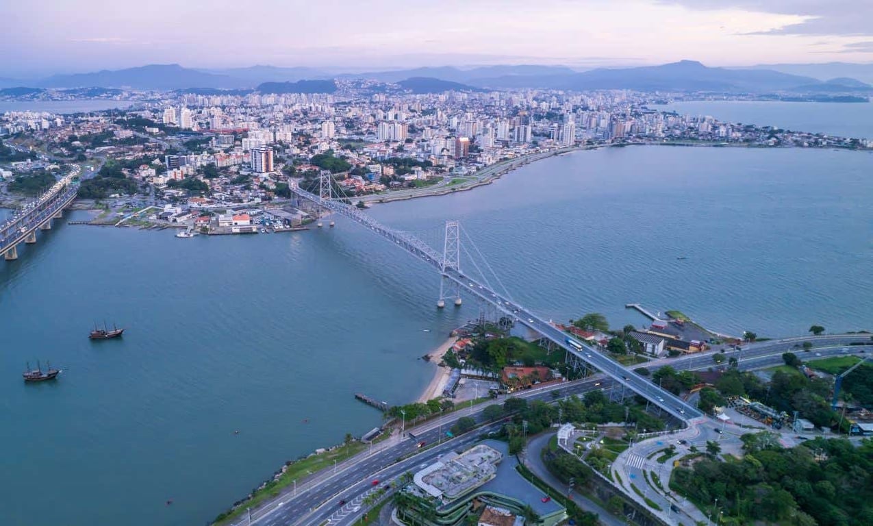 FAHECE Florianópolis SC abre processo seletivo para analista de sistemas I