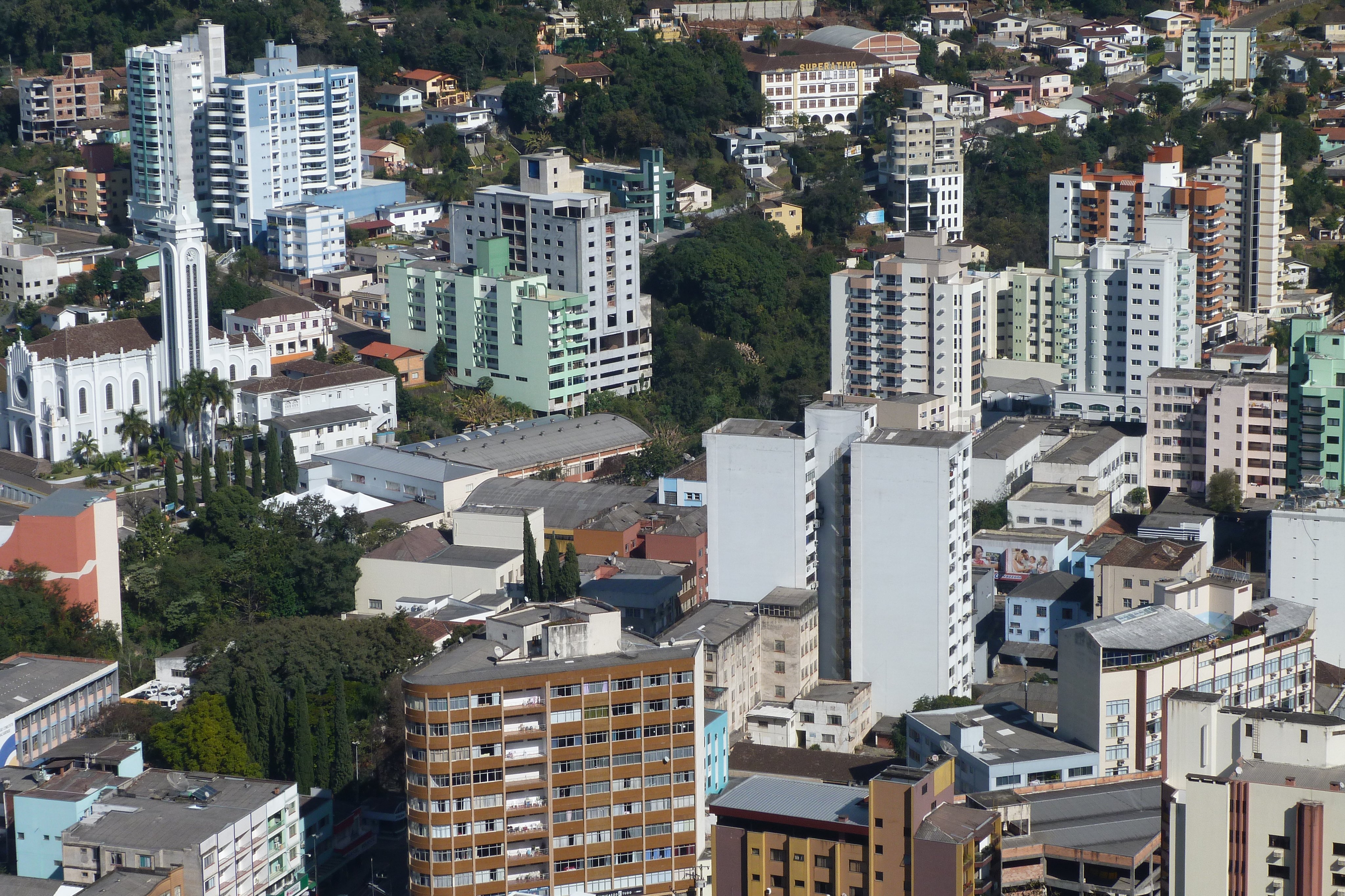 Vista aérea de Joaçaba SC, sede da Central de Regulação do SAMU 192 na macrorregião do Meio-Oeste catarinense