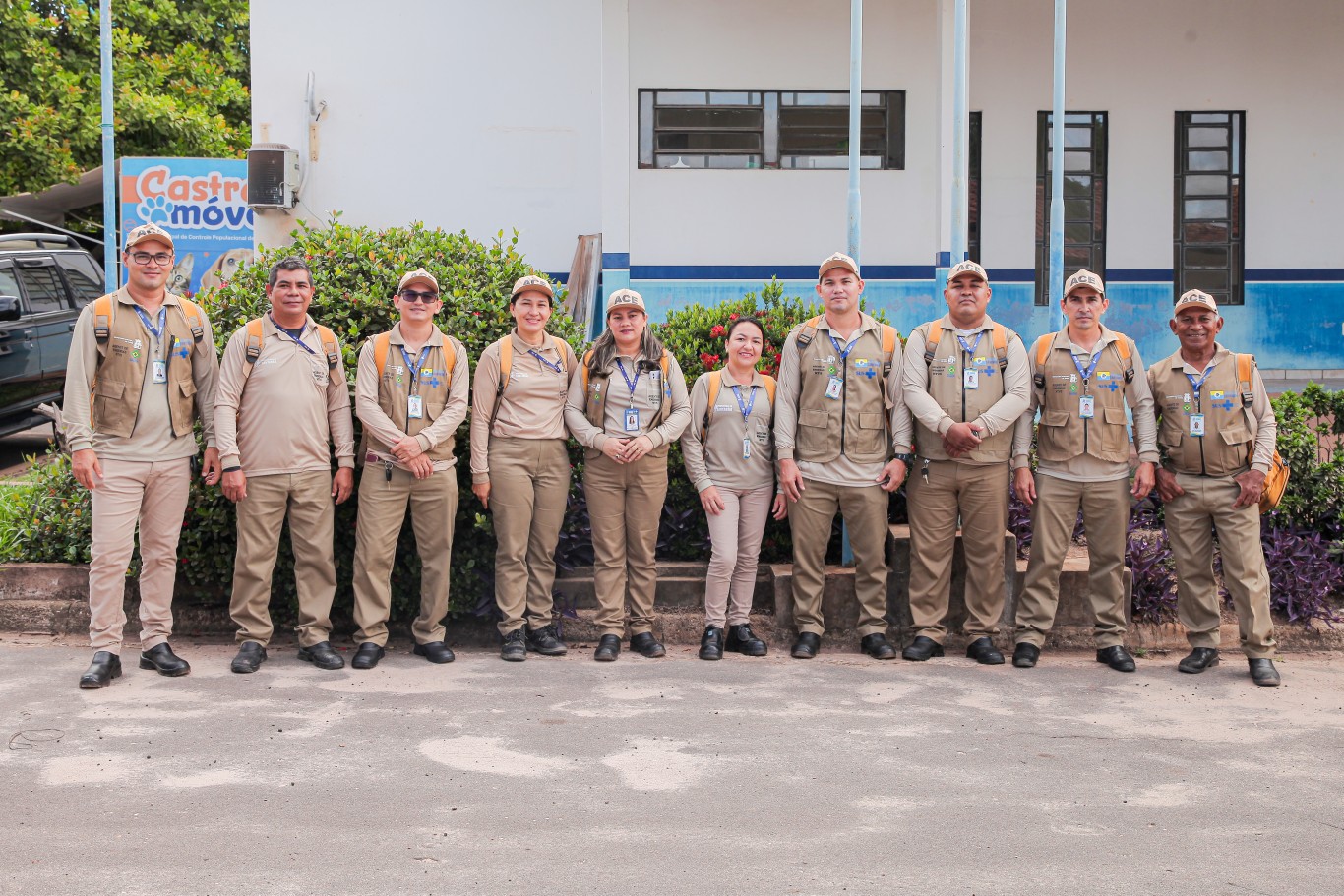 Profissionais de saúde pública em campo (imagem ilustrativa)