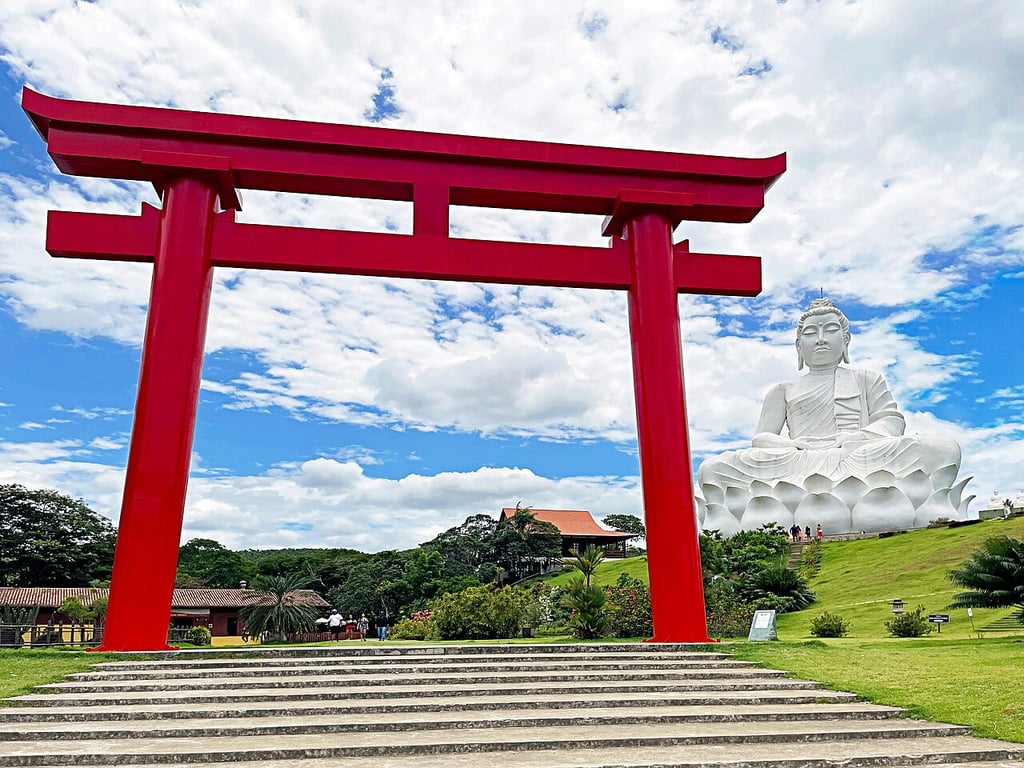 Mosteiro Zen Morro da Vargem, símbolo turístico de Ibiraçu