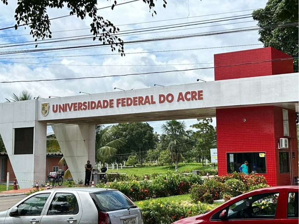 Entrada da UFAC em Rio Branco AC