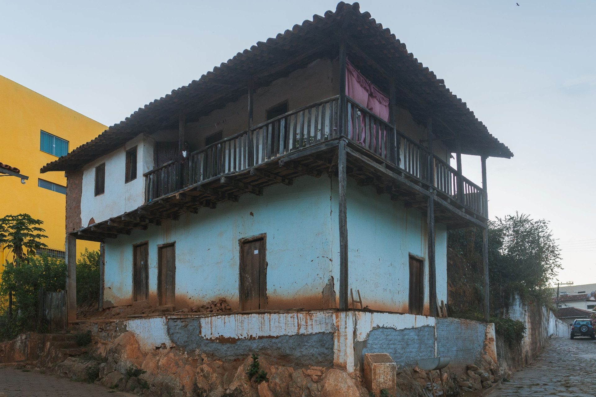 Fachada de uma câmara municipal em Minas Gerais