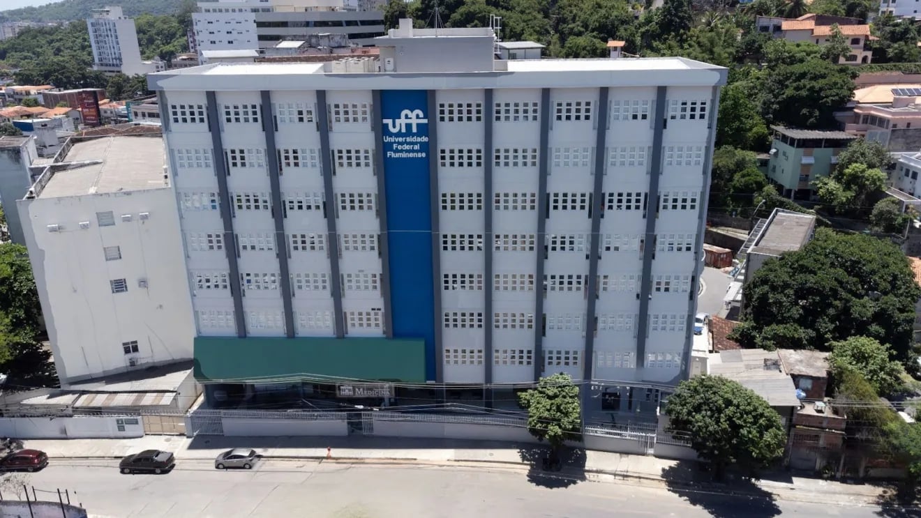 Fachada do campus da UFF em Rio das Ostras