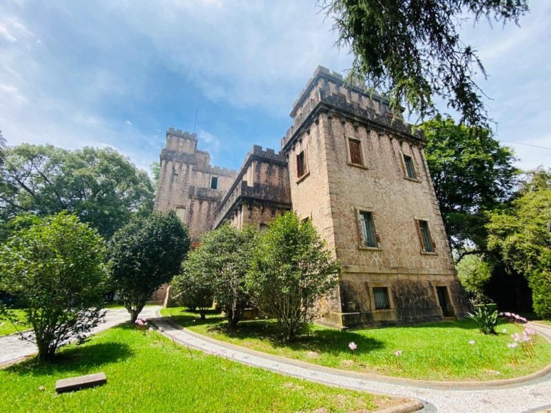Castelo de Pedras Altas (Castelo Assis Brasil) em cenário rural da Campanha Gaúcha