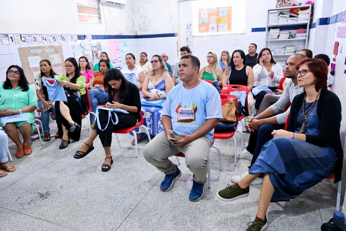 Profissionais da educação em atividade de formação
